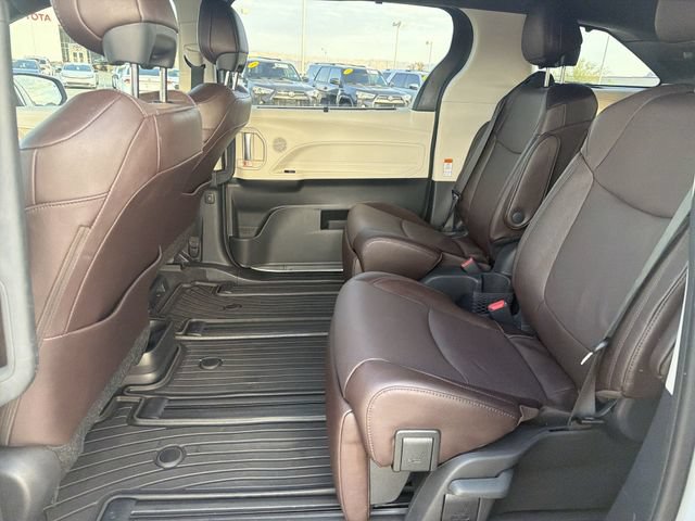 Certified 2024 Toyota Sienna Platinum FWD image 29