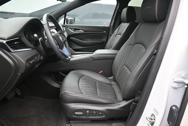 Used 2023 Buick Enclave Avenir w/ Avenir Technology Package AWD/4WD image 13