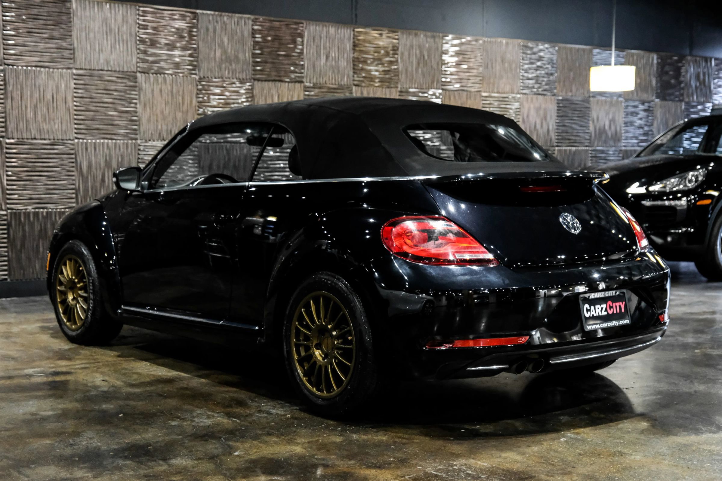 Used 2017 Volkswagen Beetle 1.8T SE FWD image 10