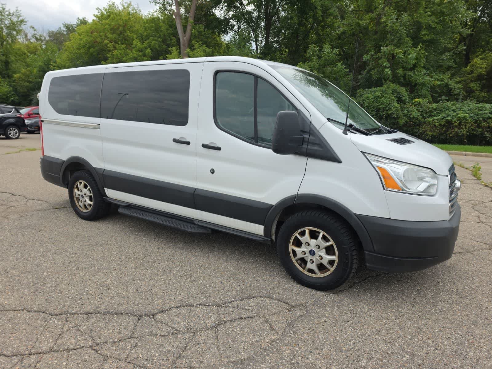 Used 2016 Ford Transit 150 XLT RWD image 5