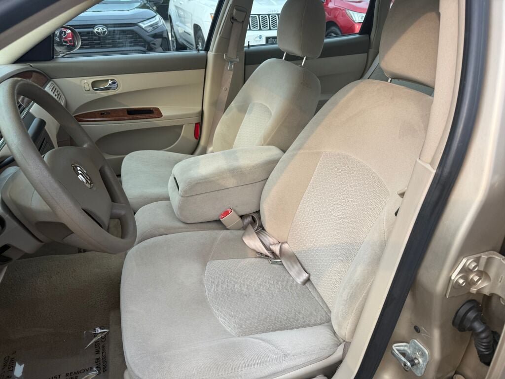 Used 2005 Buick LaCrosse CX FWD image 10