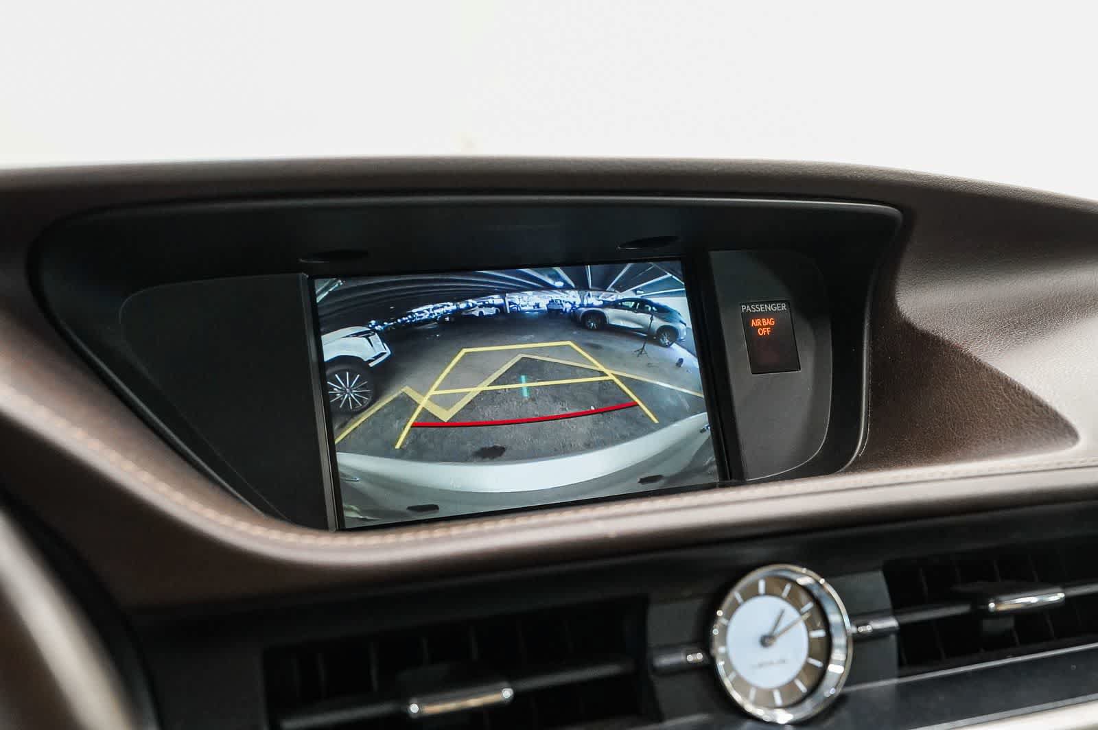 Used 2018 Lexus ES 350 w/ Navigation System Package FWD image 26