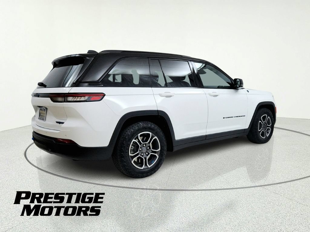 Used 2022 Jeep Grand Cherokee Trailhawk AWD/4WD image 8