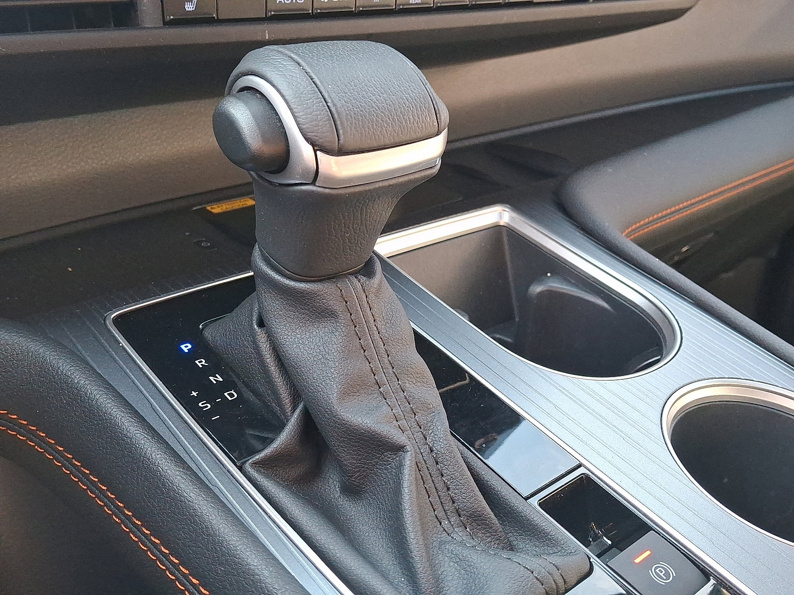 Used 2024 Toyota Sienna XSE w/ XSE Plus Package image 15