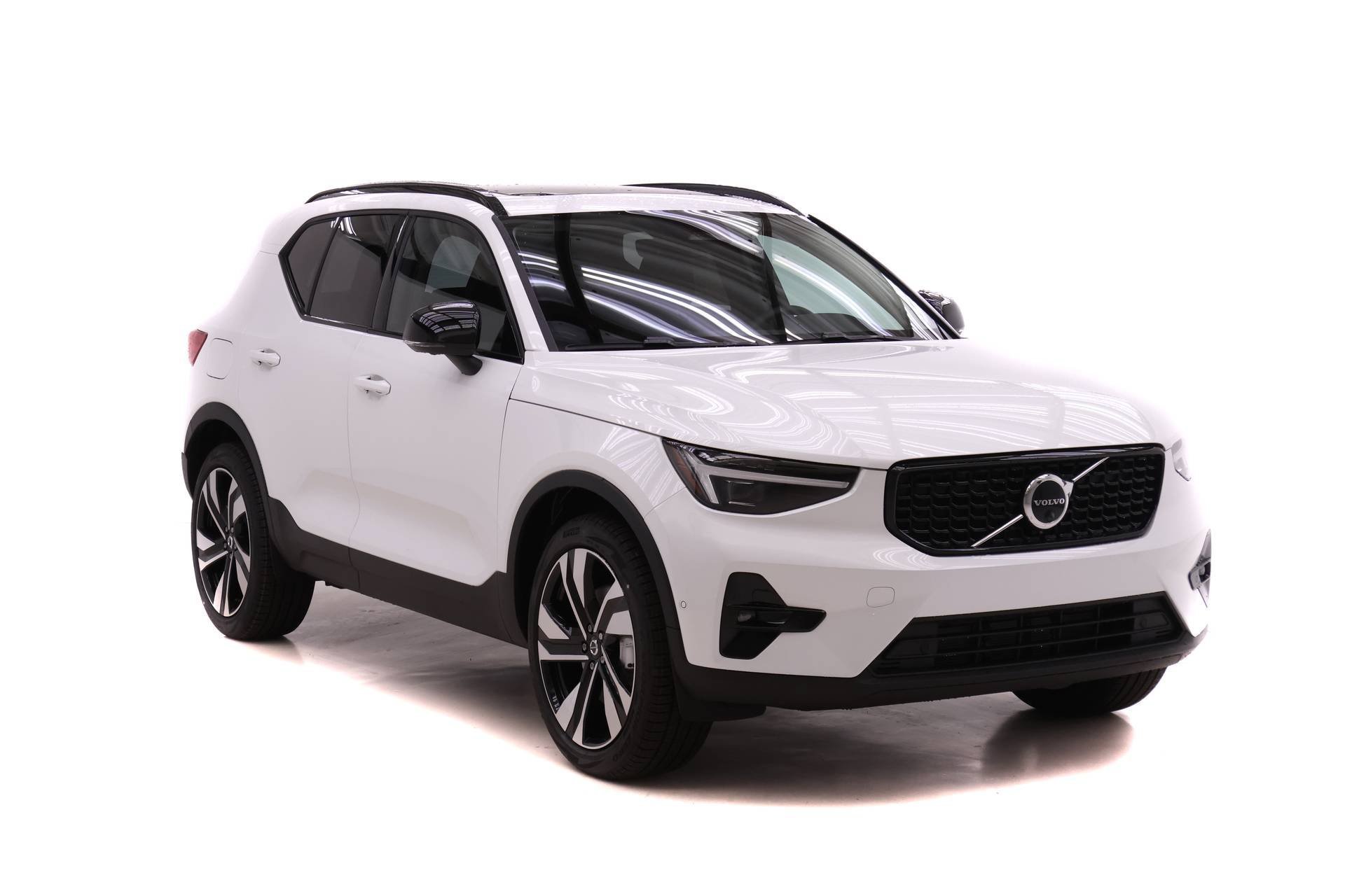 New 2026 Volvo XC40 B5 Ultra w/ Protection Package Premier AWD/4WD image 2