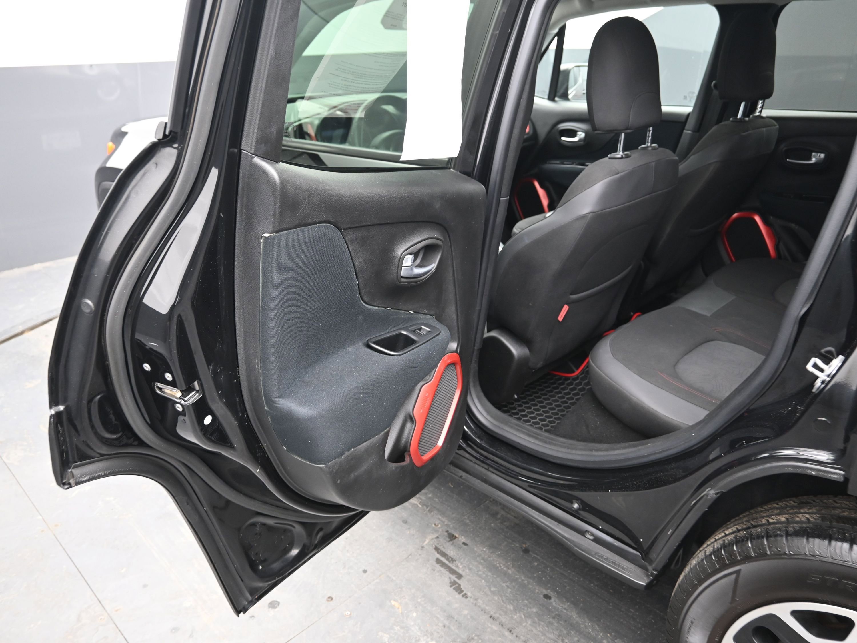Used 2017 Jeep Renegade Trailhawk image 11
