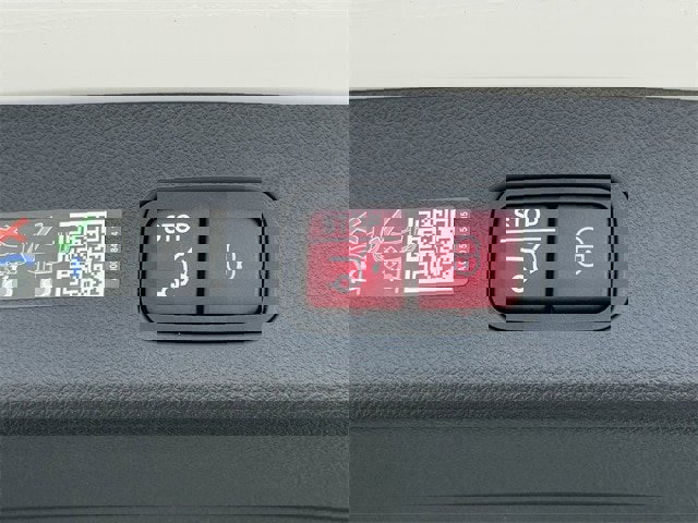 Used 2024 Mercedes-Benz GLC 300 image 30