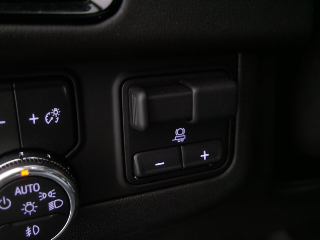 Used 2025 GMC Yukon AT4 image 18