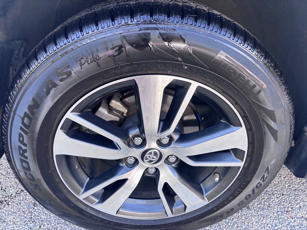 Used 2017 Toyota RAV4 XLE w/ Plus Special Value Package FWD image 34