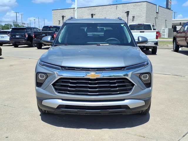 Used 2026 Chevrolet TrailBlazer LT AWD/4WD image 2