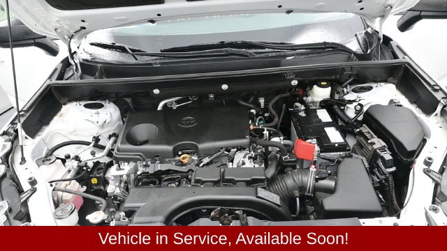Used 2021 Toyota RAV4 LE AWD/4WD image 11