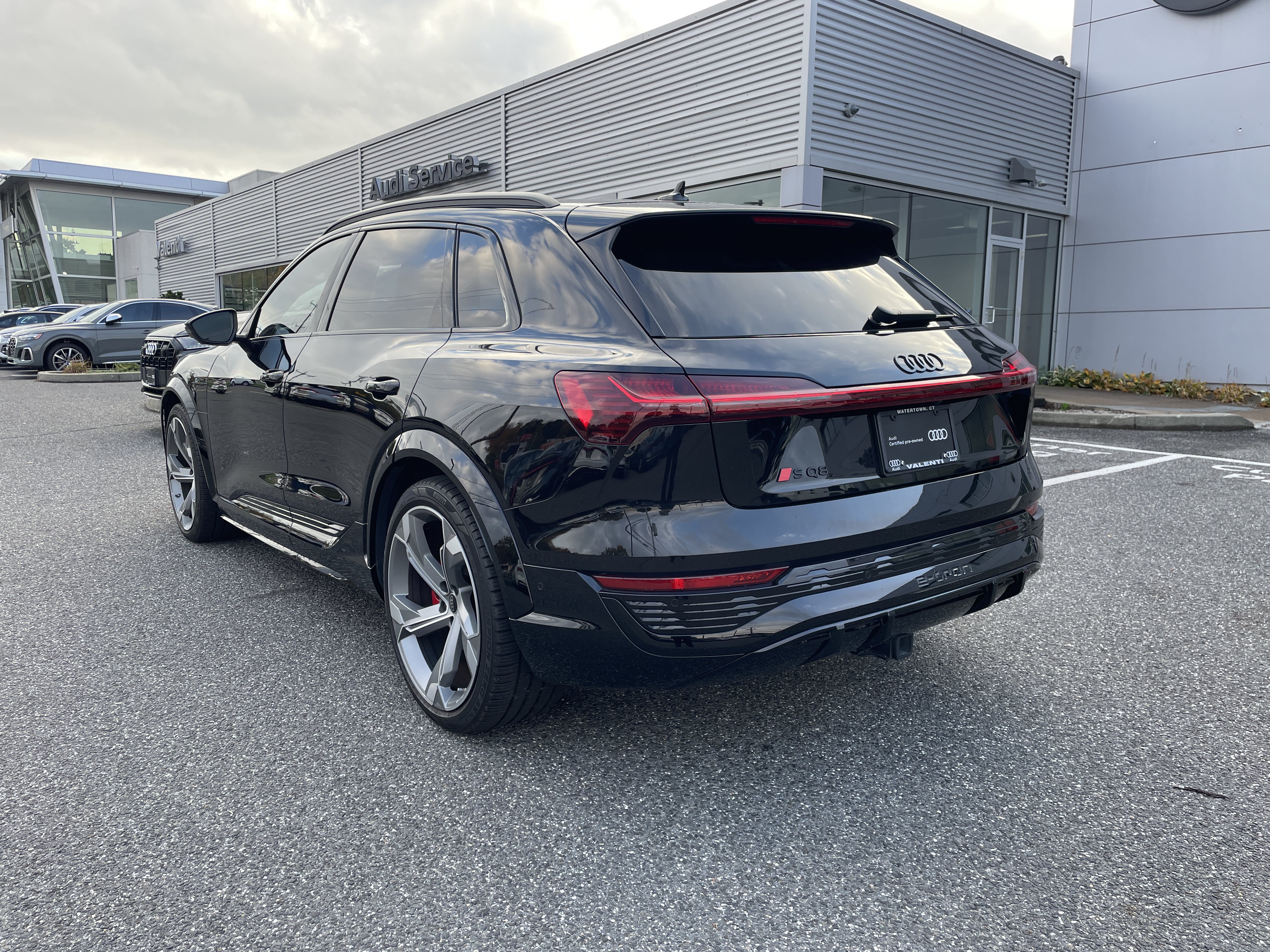 Certified 2024 Audi Q8 e-tron Prestige w/ Prestige Package AWD/4WD image 6