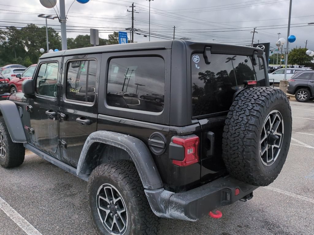Used 2025 Jeep Wrangler Unlimited Rubicon AWD/4WD image 6