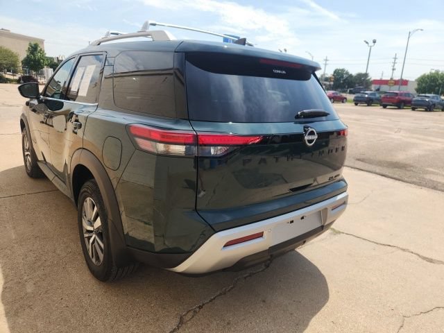 Used 2025 Nissan Pathfinder SL w/ Black Appearance Package AWD/4WD image 8