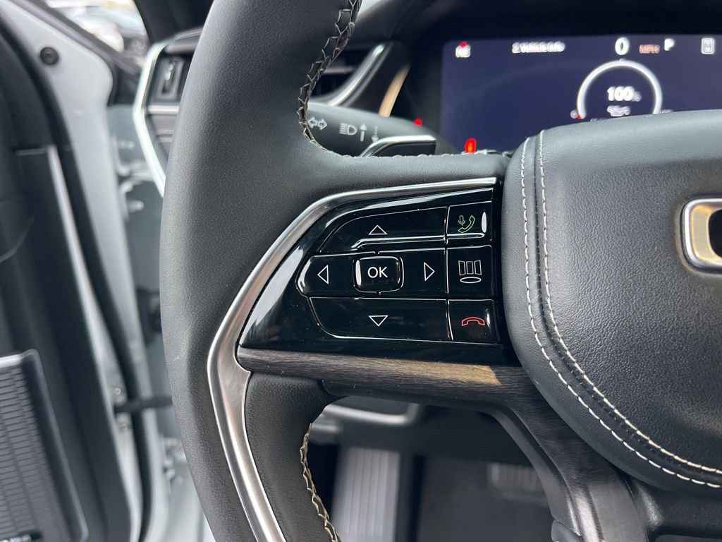 Used 2023 Jeep Grand Cherokee L Overland w/ Rear Seat Video Group I image 17