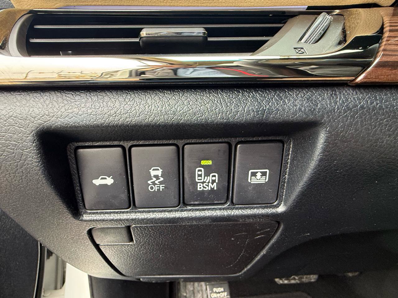 Used 2015 Toyota Avalon Limited w/ Technology Package image 16