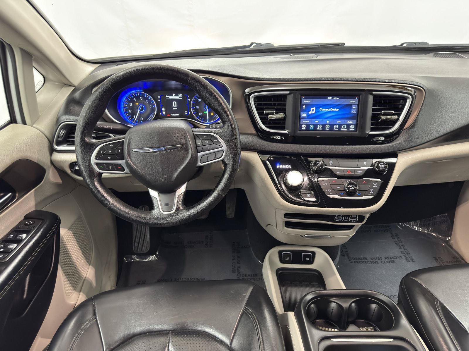 Used 2021 Chrysler Voyager Lxi FWD image 27