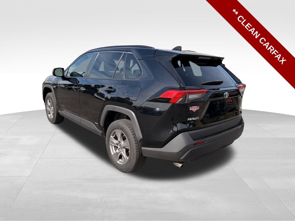 Used 2022 Toyota RAV4 LE AWD/4WD image 3
