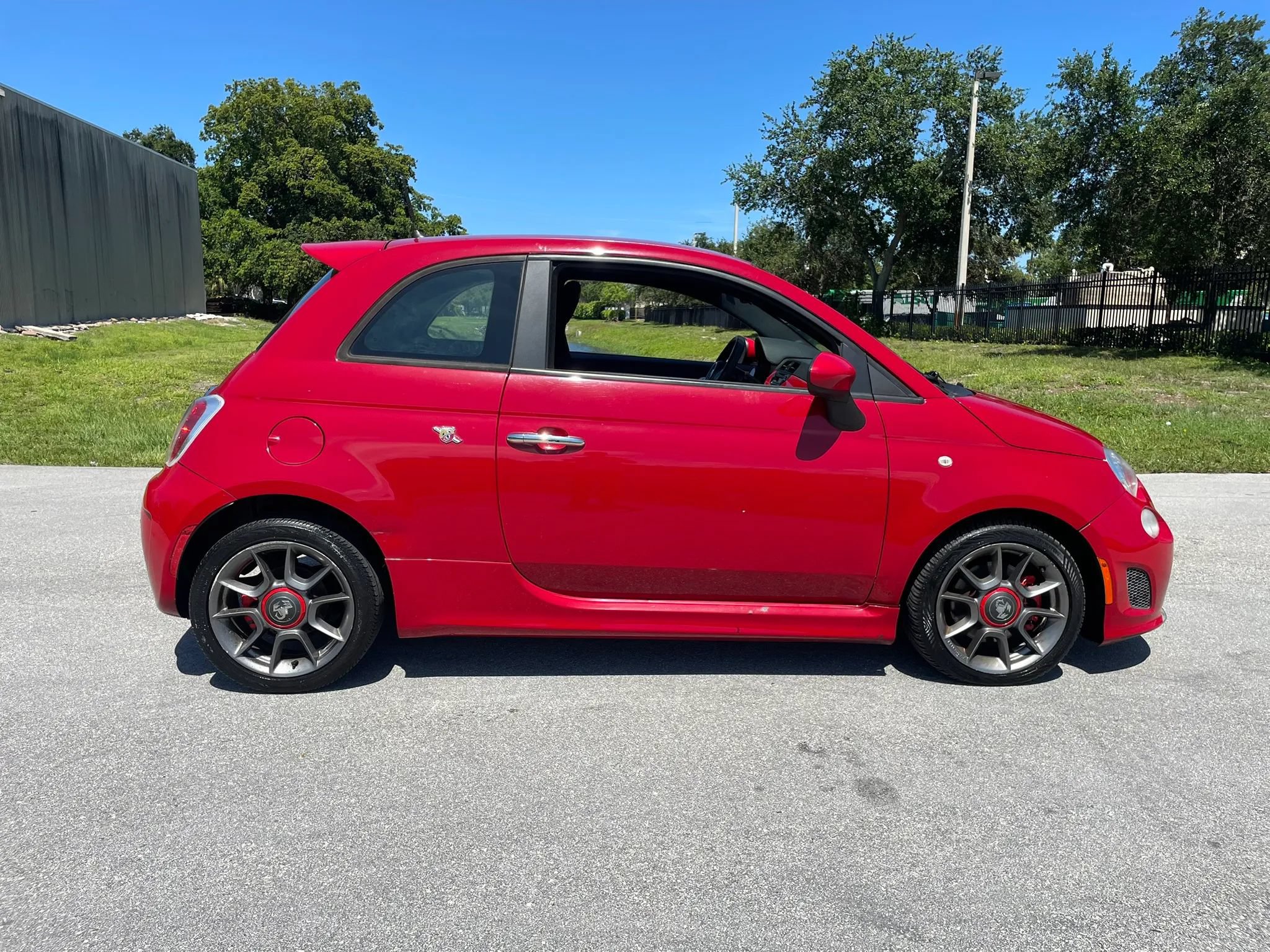 Used 2015 FIAT 500 Abarth FWD image 6