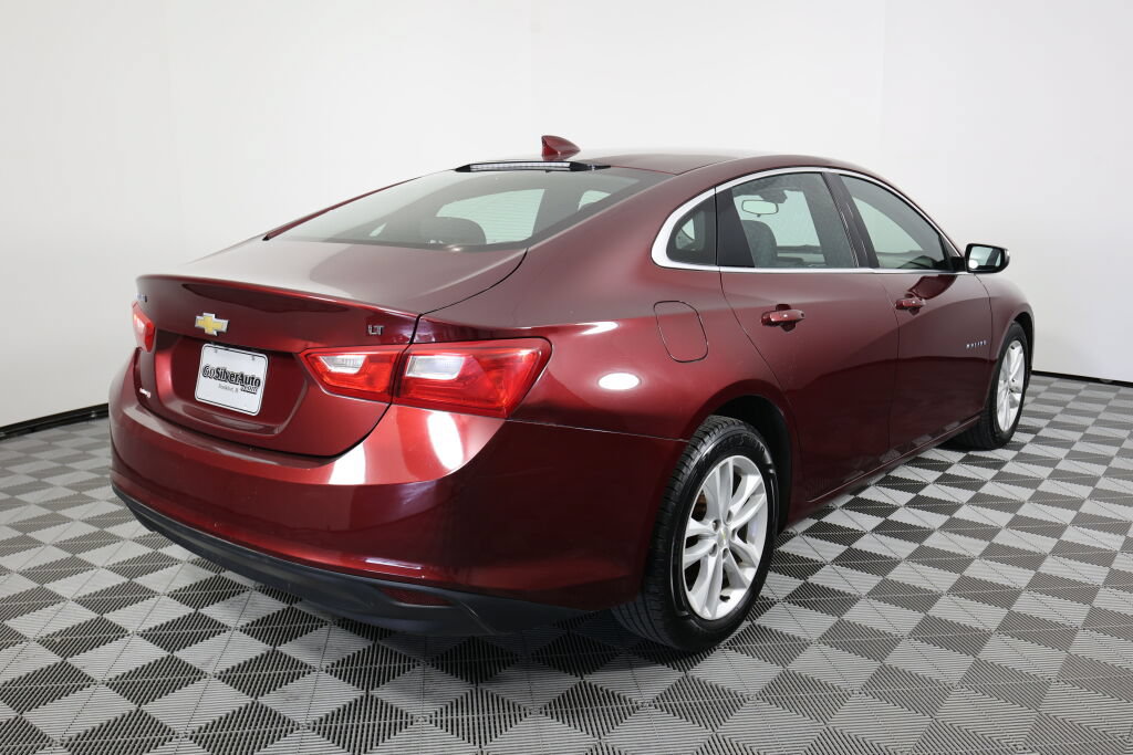 Used 2016 Chevrolet Malibu LT FWD image 2