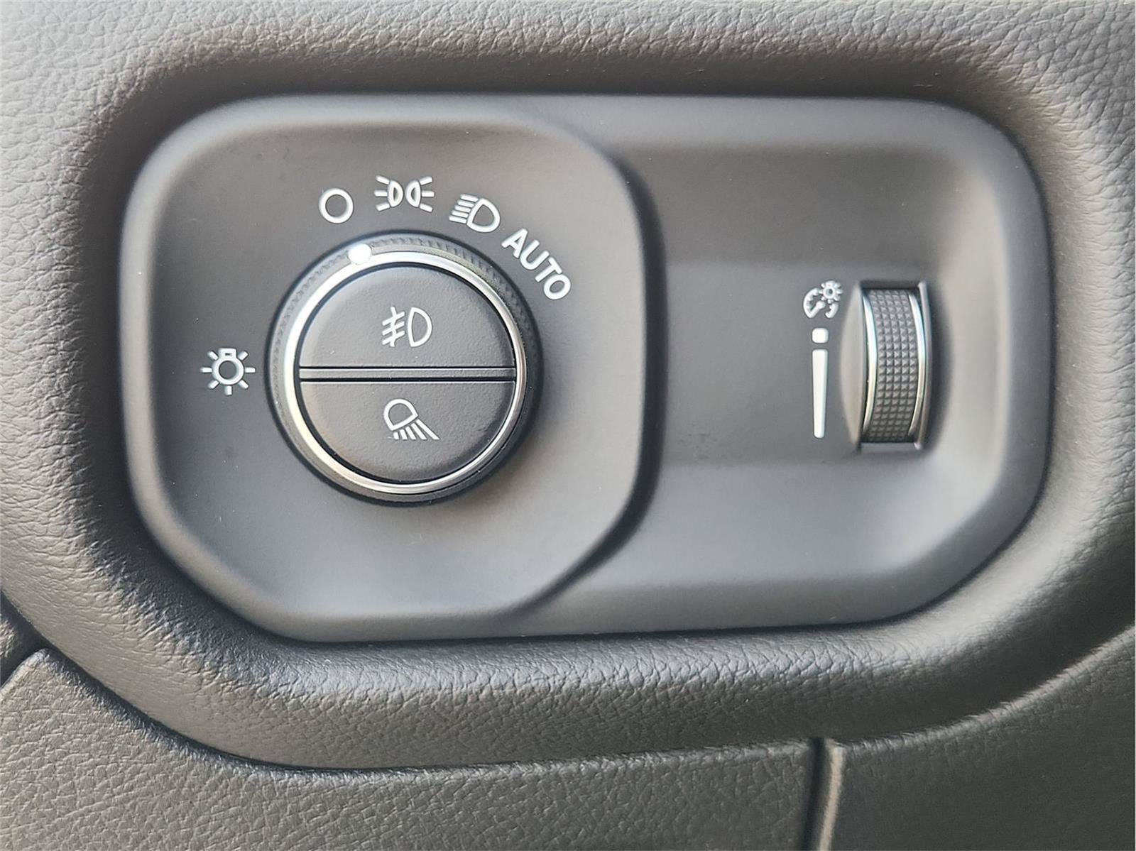 Used 2023 RAM 1500 Big Horn AWD/4WD image 17