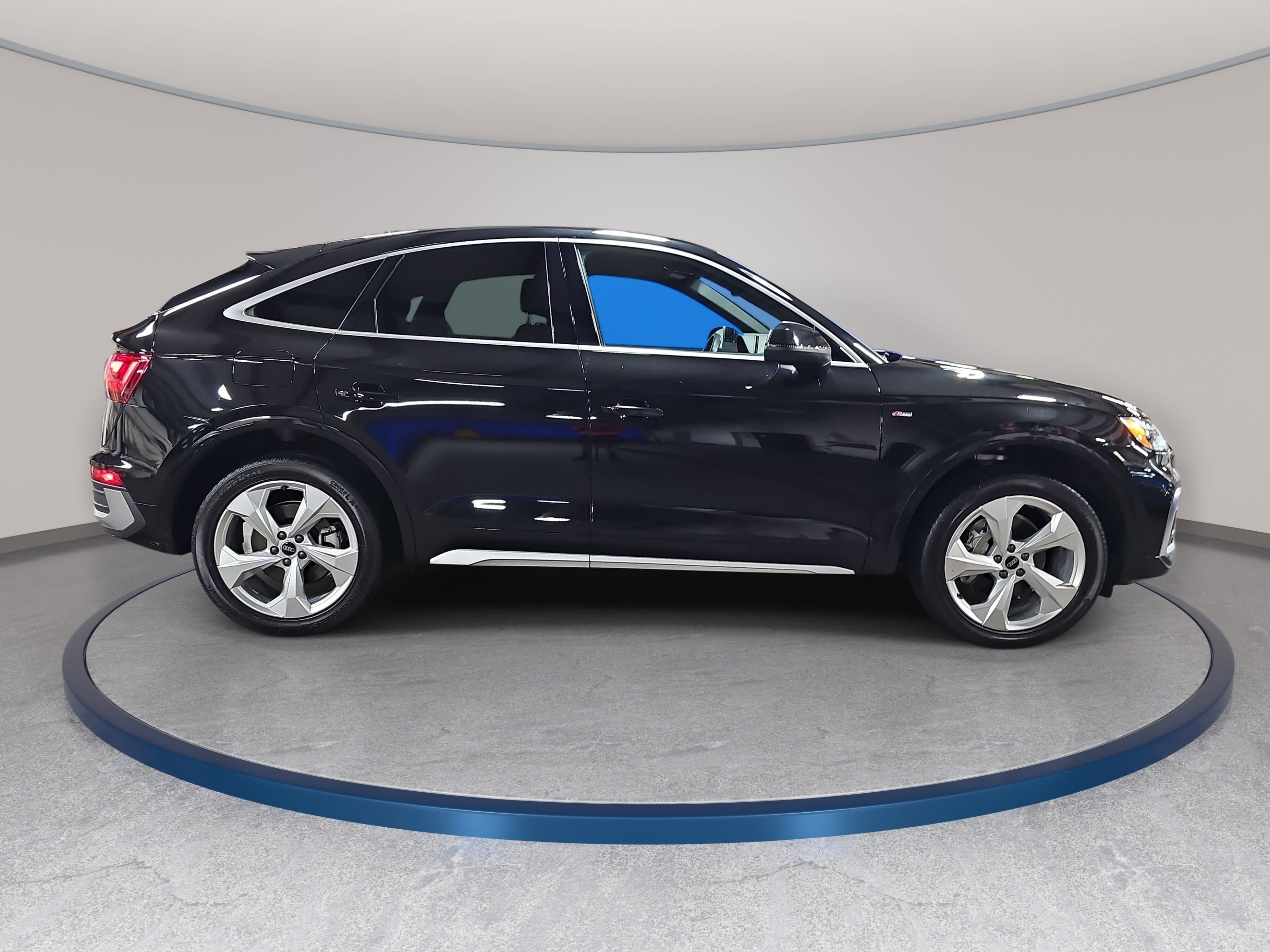 Used 2023 Audi Q5 2.0T Premium w/ Convenience Package AWD/4WD image 4