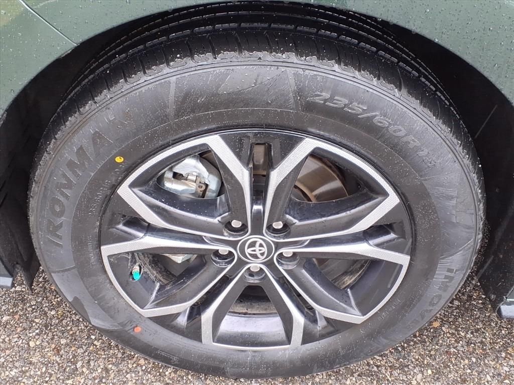 Certified 2025 Toyota Sienna Platinum image 8