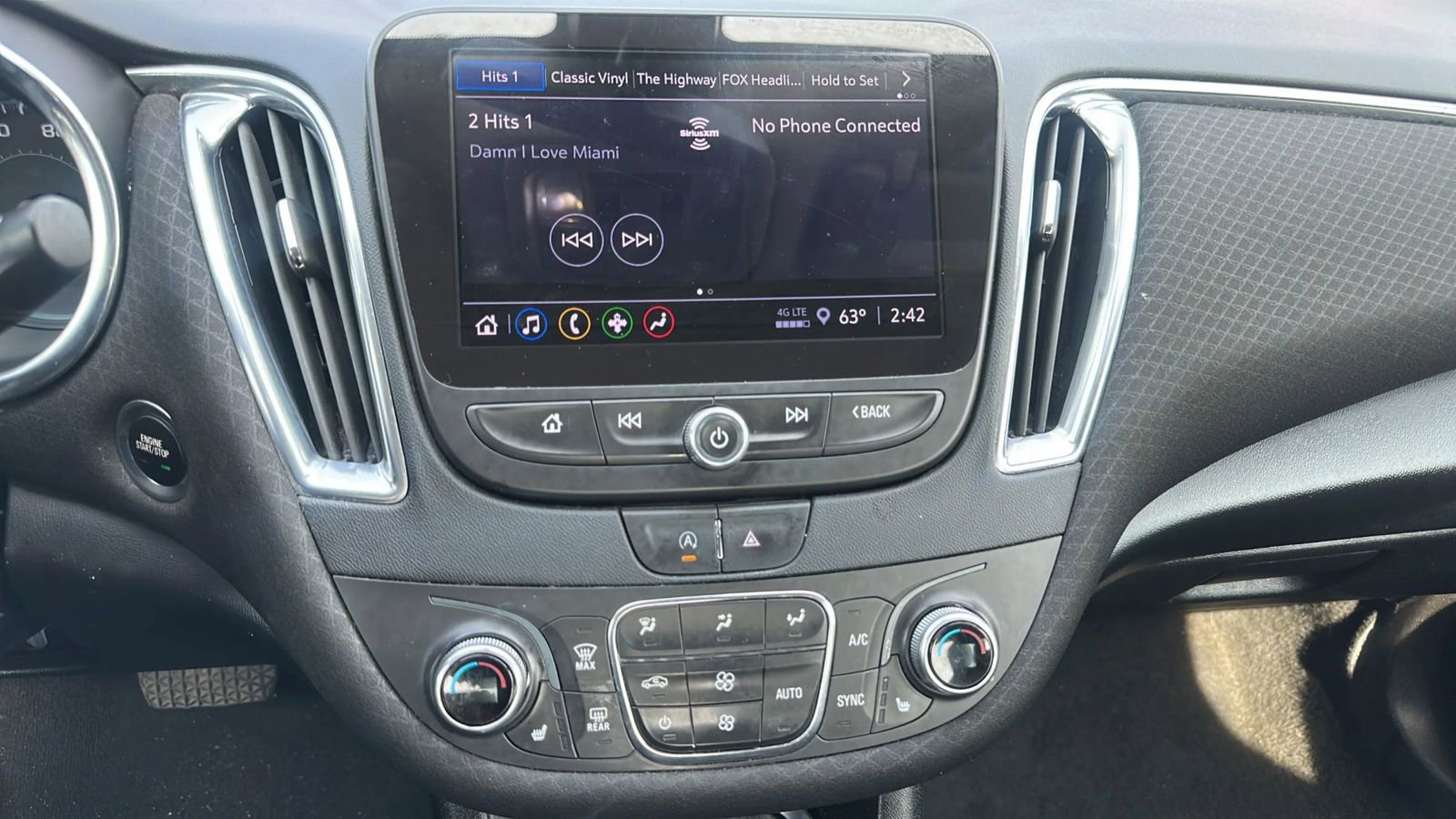 Used 2021 Chevrolet Malibu LT image 24