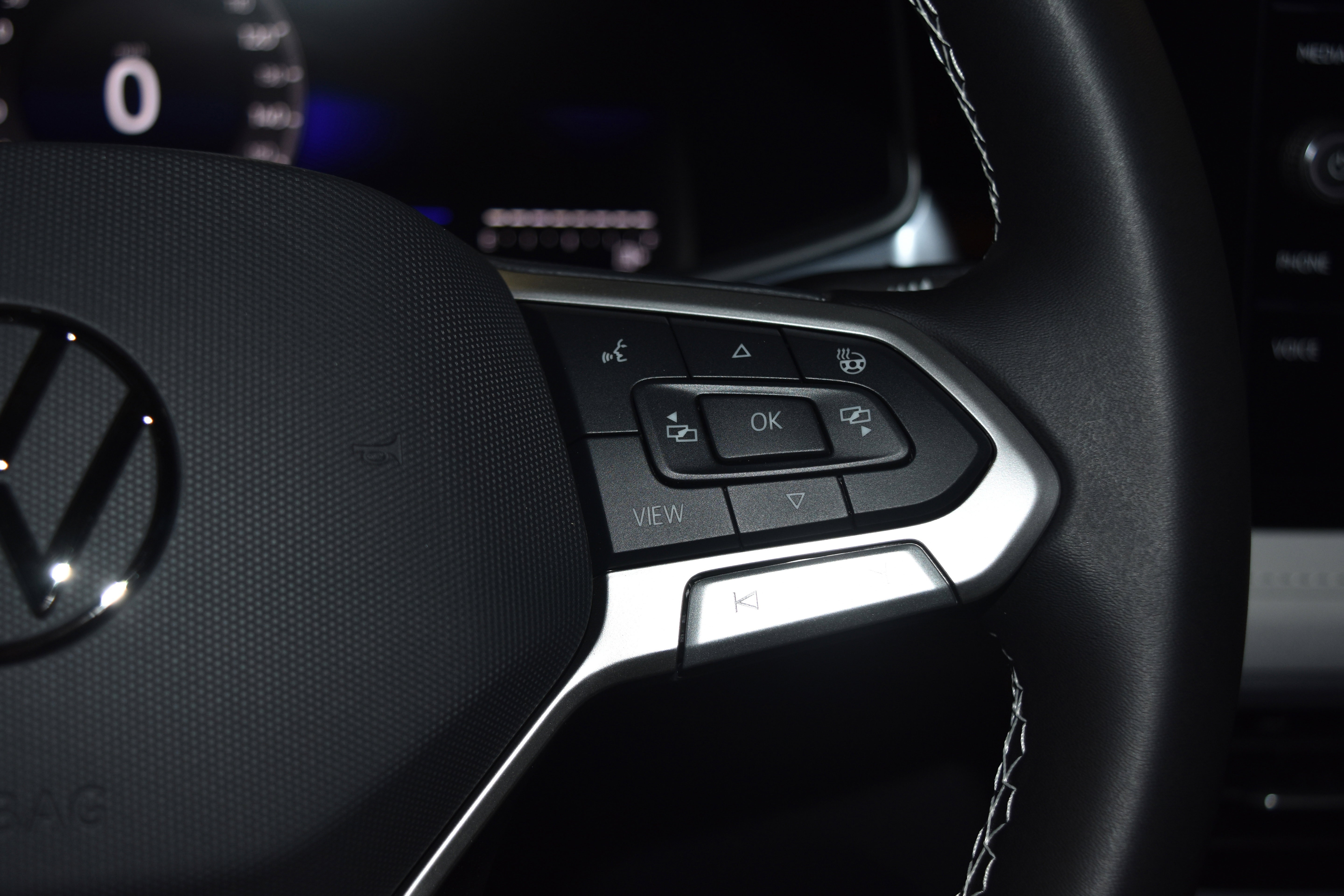 New 2026 Volkswagen Taos SE image 7