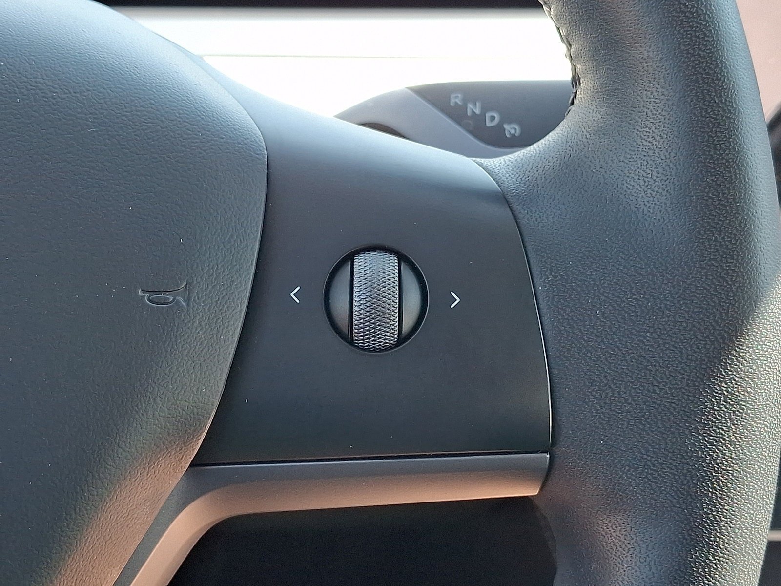 Used 2024 Tesla Model Y Long Range AWD/4WD image 24