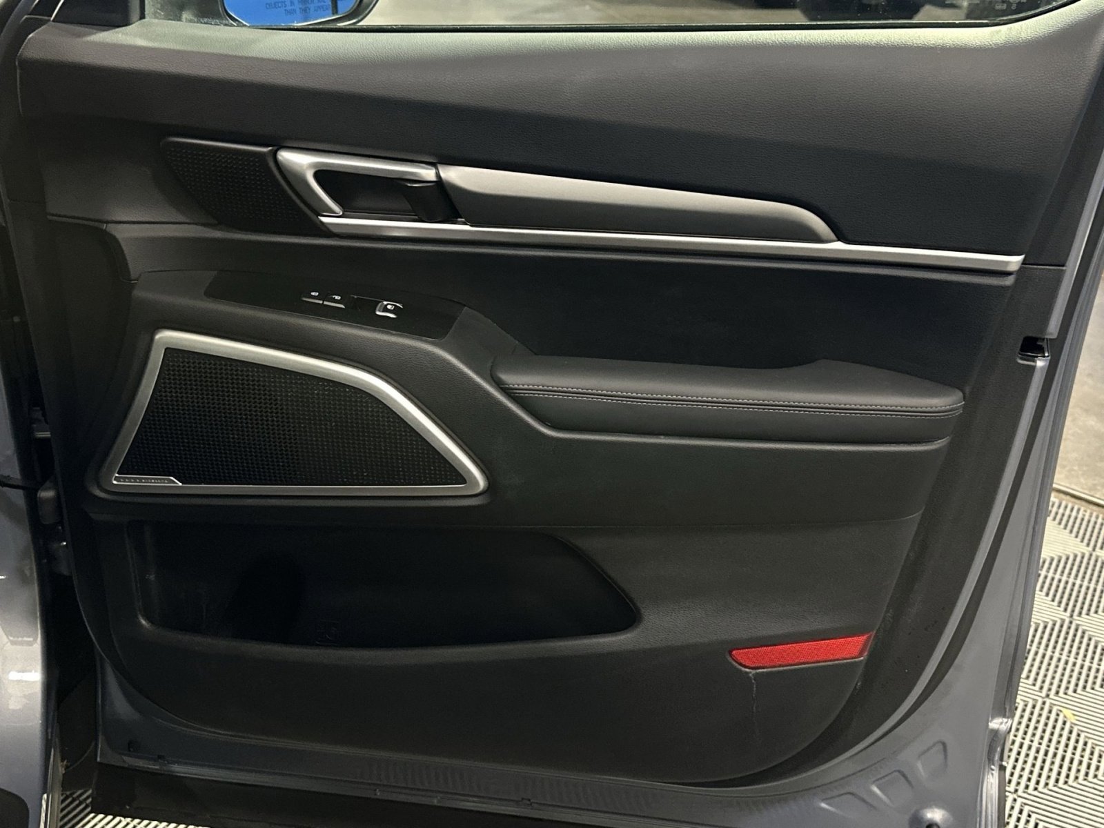 Used 2022 Kia Telluride S image 40