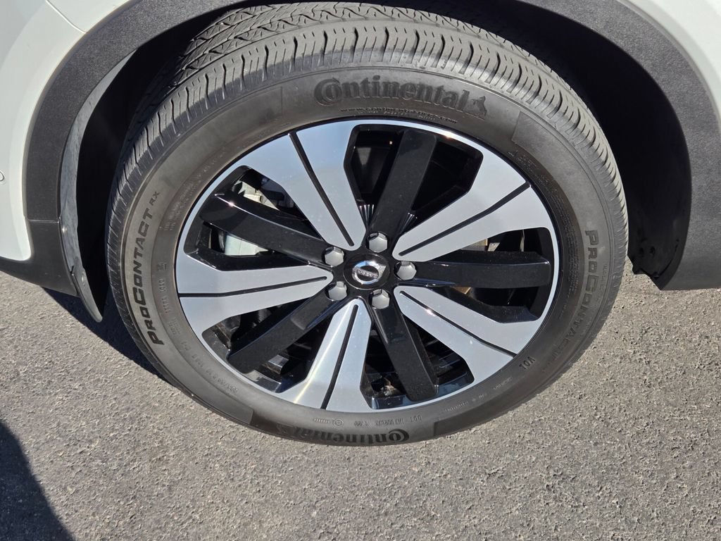 Certified 2023 Volvo XC40 Recharge Plus AWD/4WD image 4