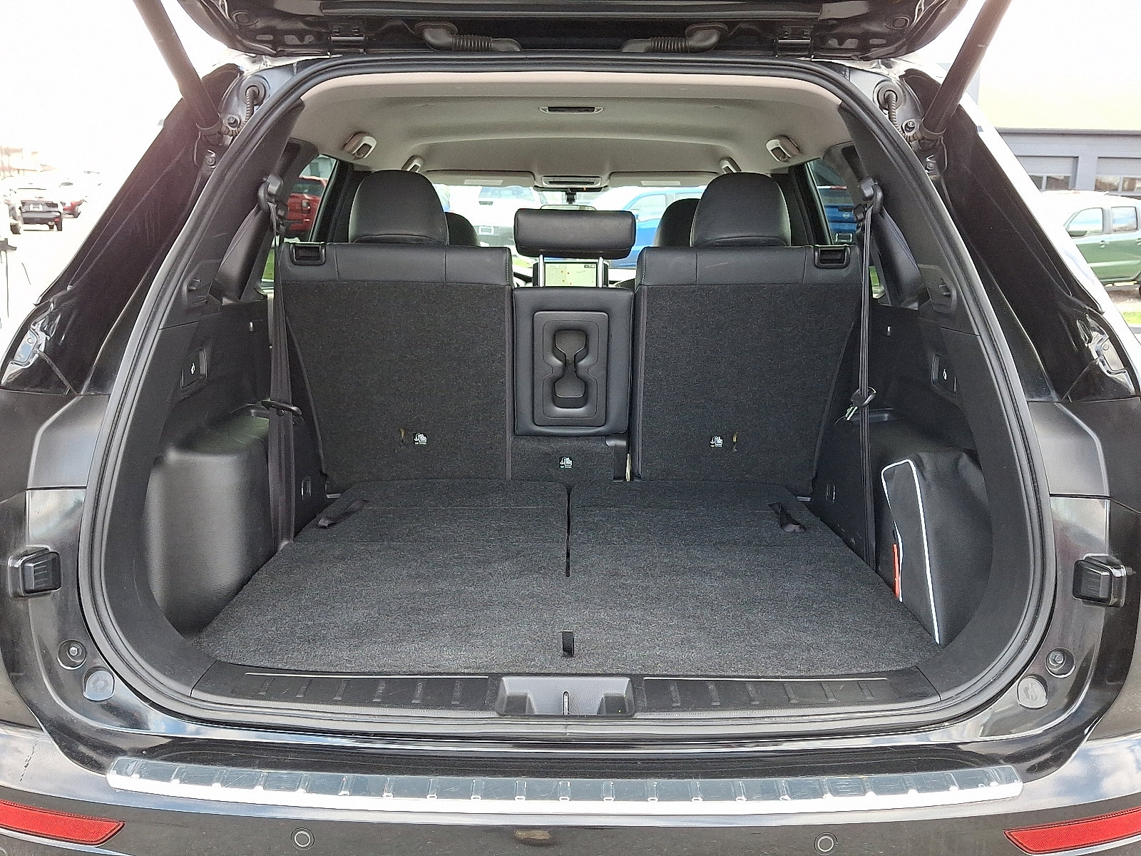 Used 2022 Mitsubishi Outlander SE image 30