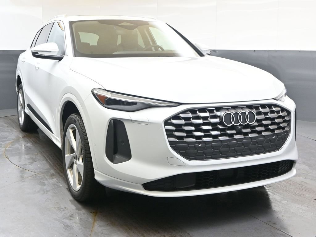 Used 2025 Audi Q5 Premium Plus w/ Premium Plus image 8