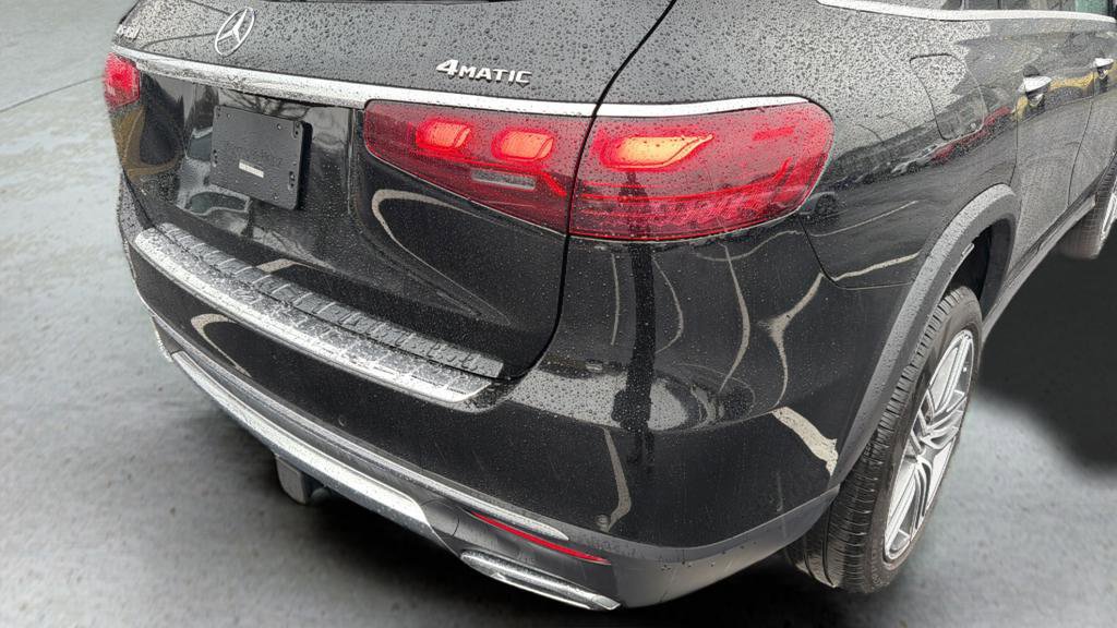 Used 2025 Mercedes-Benz GLS 450 4MATIC image 11