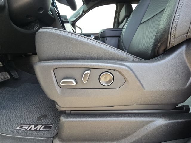 Used 2026 GMC Yukon XL Denali w/ Sun & Power Step Package AWD/4WD image 25