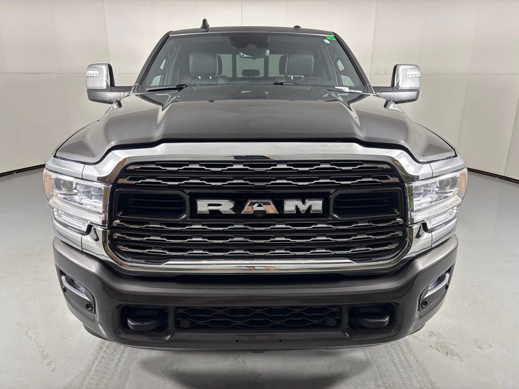 Used 2024 RAM 3500 Limited AWD/4WD image 3