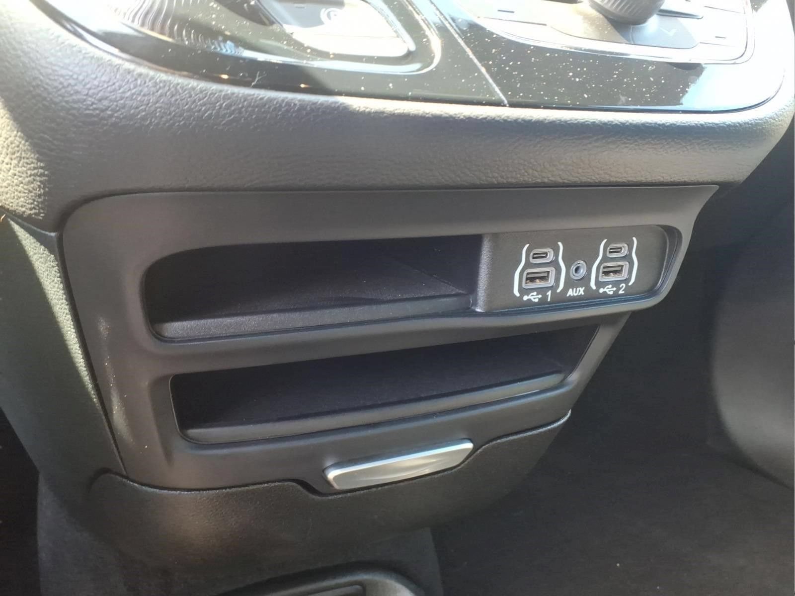 Used 2025 Chrysler Pacifica Select FWD image 18