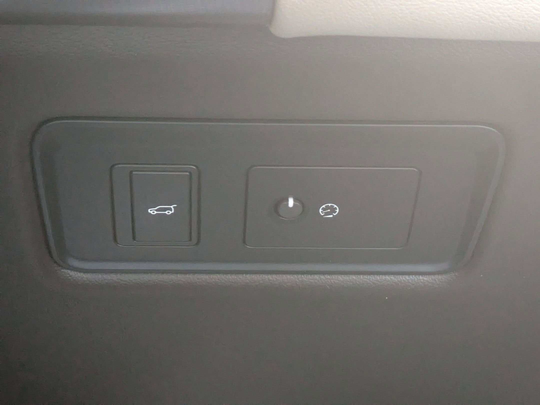 Used 2020 Land Rover Range Rover Sport HSE image 18