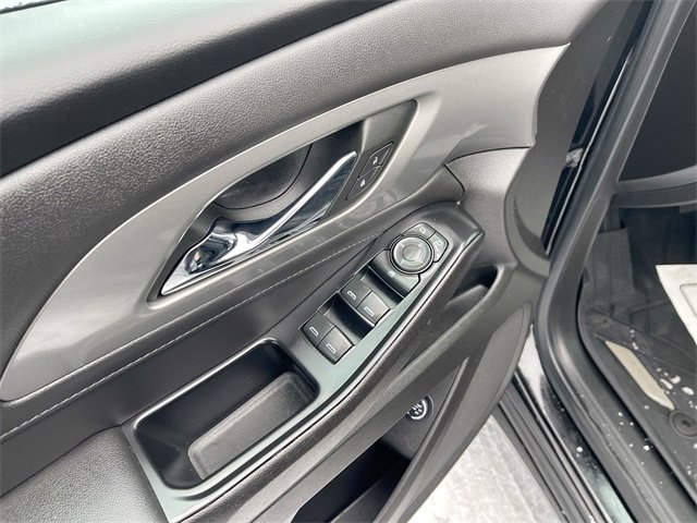 Certified 2023 Chevrolet Traverse LT w/ Rear Camera Mirror Package image 22