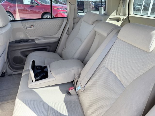 Used 2005 Toyota Highlander 4WD V6 w/ 3rd Row image 18