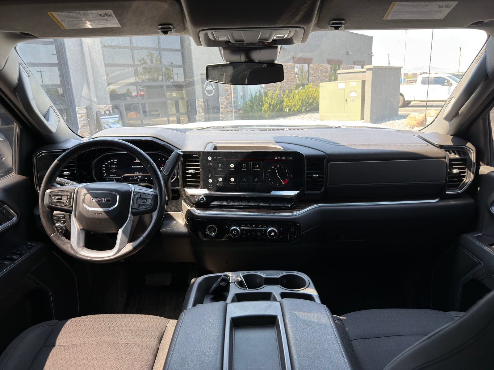 Used 2022 GMC Sierra 1500 SLE w/ X31 Off-Road Package AWD/4WD image 10