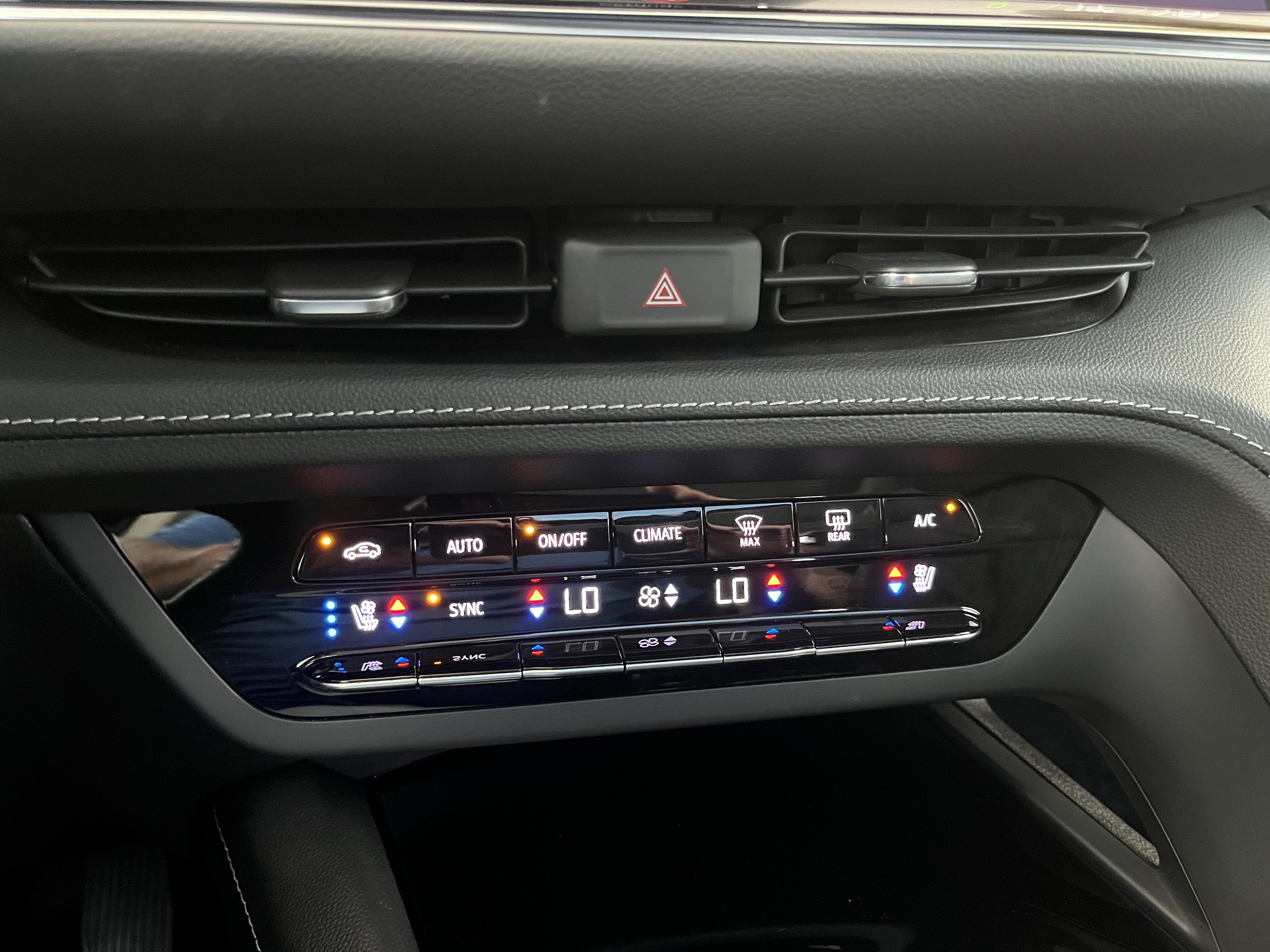 Used 2023 Buick Envision Avenir AWD/4WD image 12