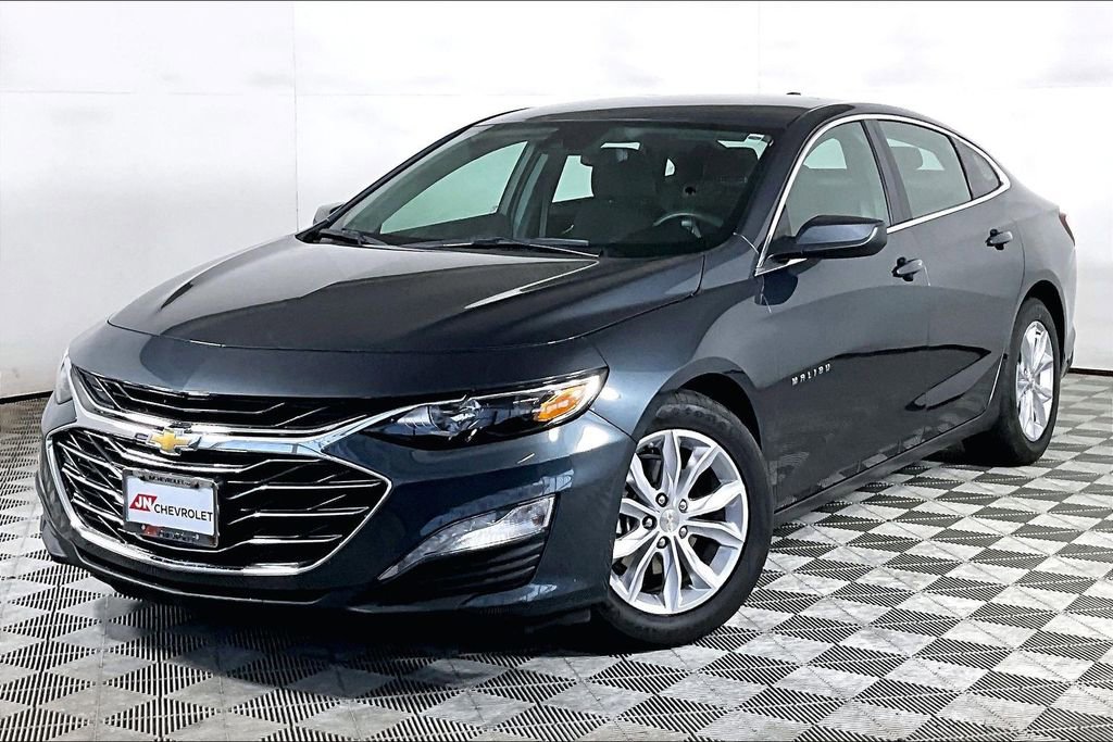 Used 2021 Chevrolet Malibu LT FWD image 1