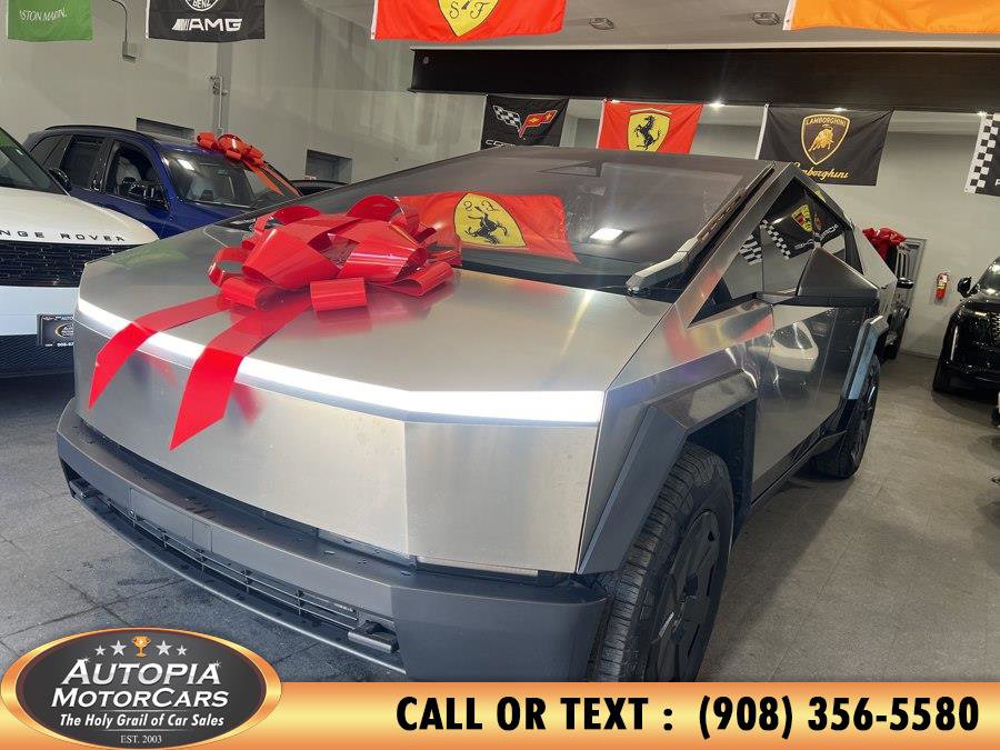 Used 2025 Tesla Cybertruck AWD Crew Cab image 26