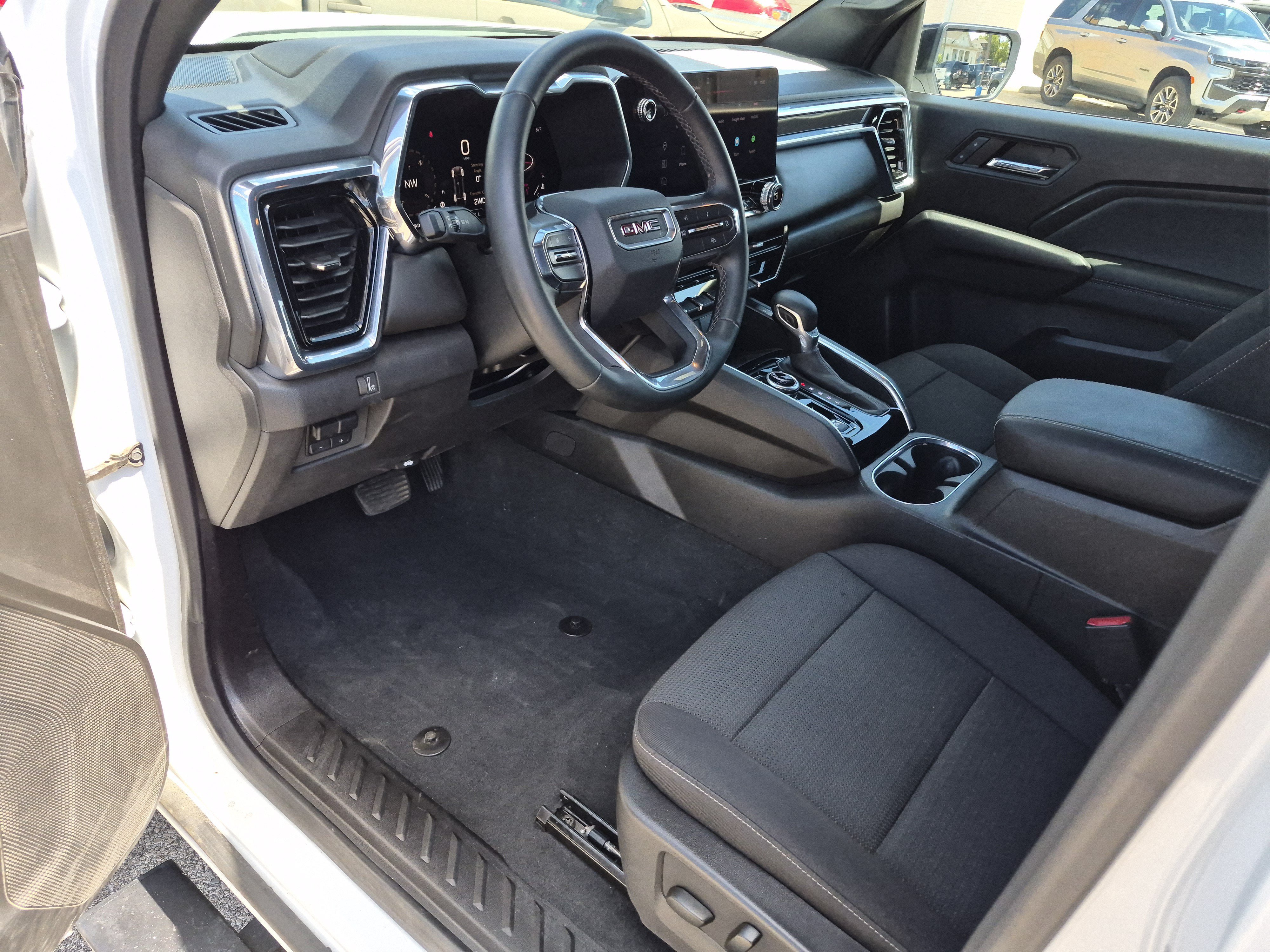 Used 2024 GMC Canyon Elevation w/ Convenience Package AWD/4WD image 13
