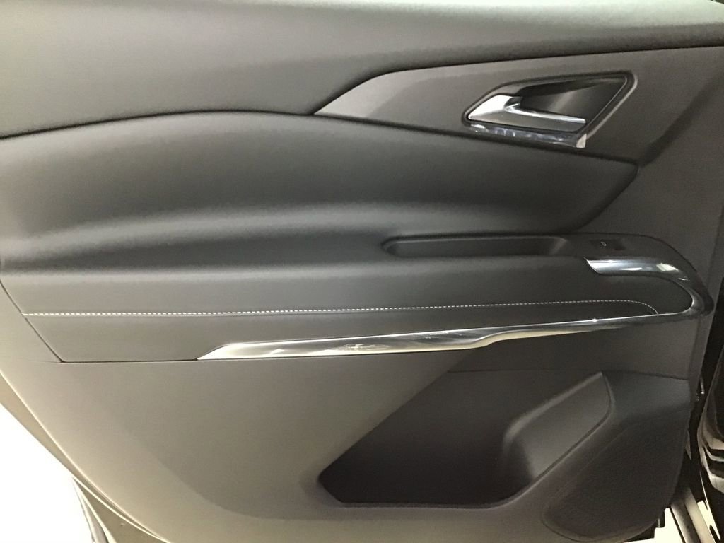 New 2026 Chevrolet Traverse LT w/ Sun and Wheel Package image 13