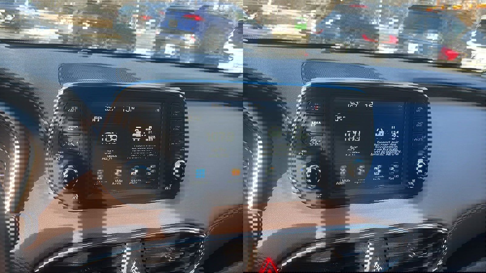 Used 2020 Hyundai Santa Fe SEL w/ Convenience Package image 17