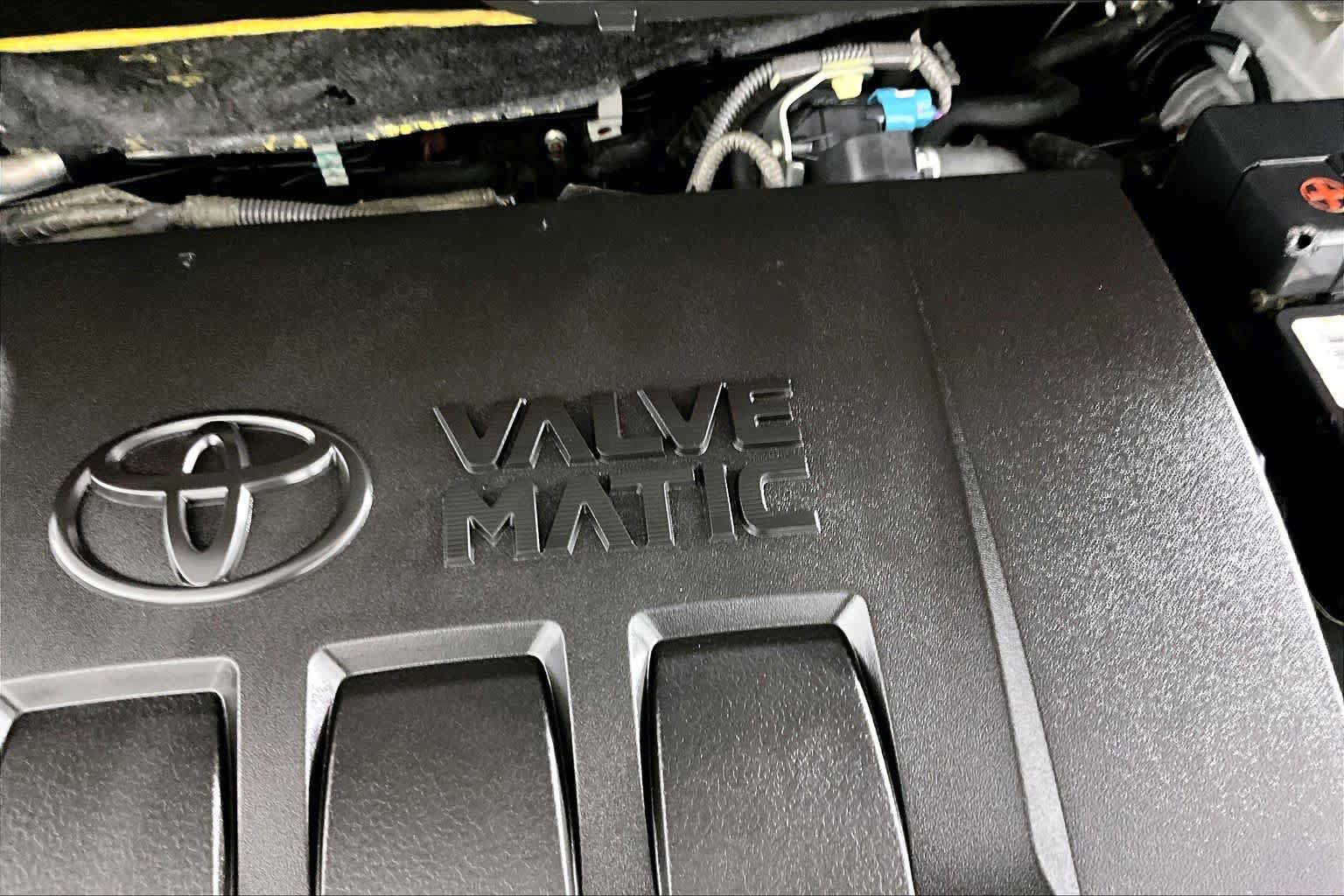 Used 2018 Toyota C-HR XLE FWD image 31