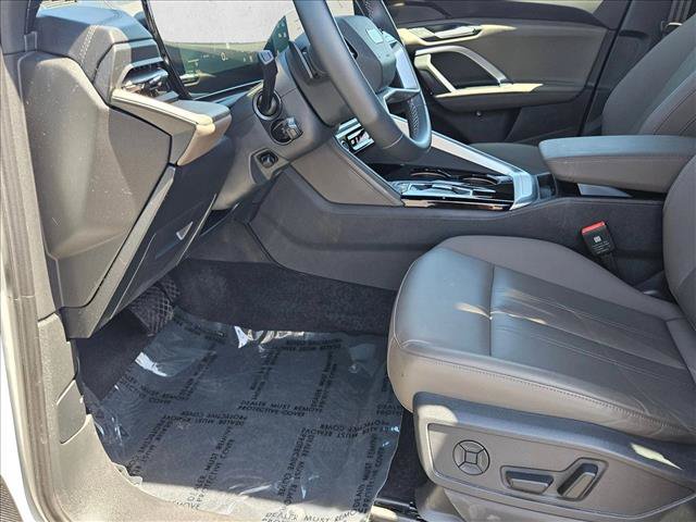 Certified 2025 Audi Q5 Premium w/ Convenience Package AWD/4WD image 17